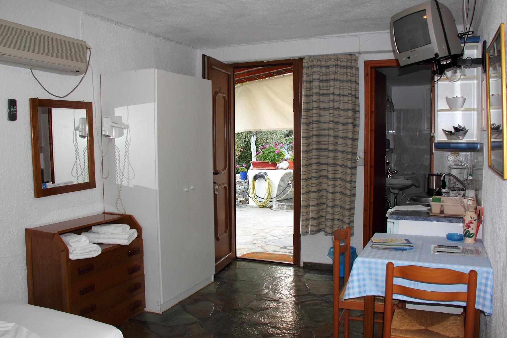 Studios Marfo Батси Номер фото