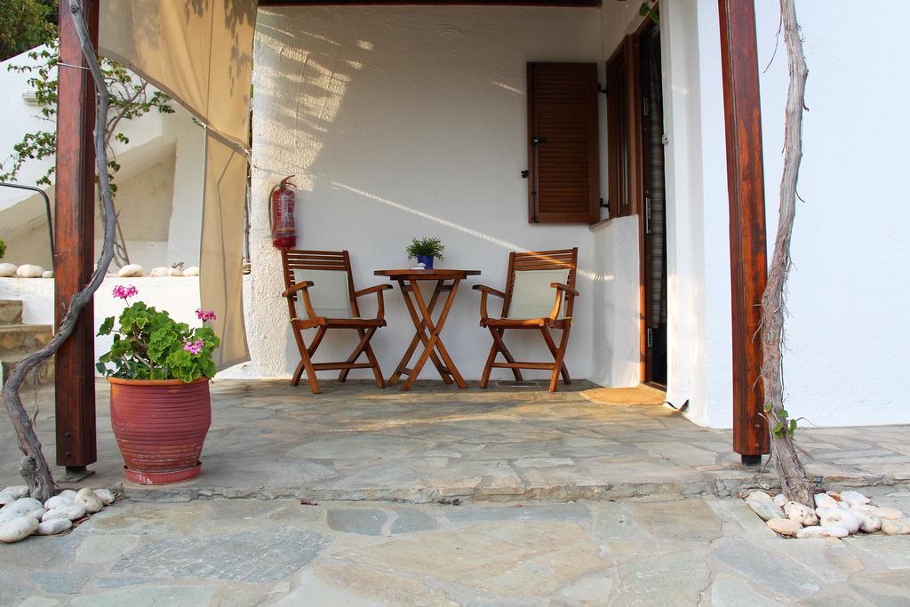 Studios Marfo Батси Номер фото